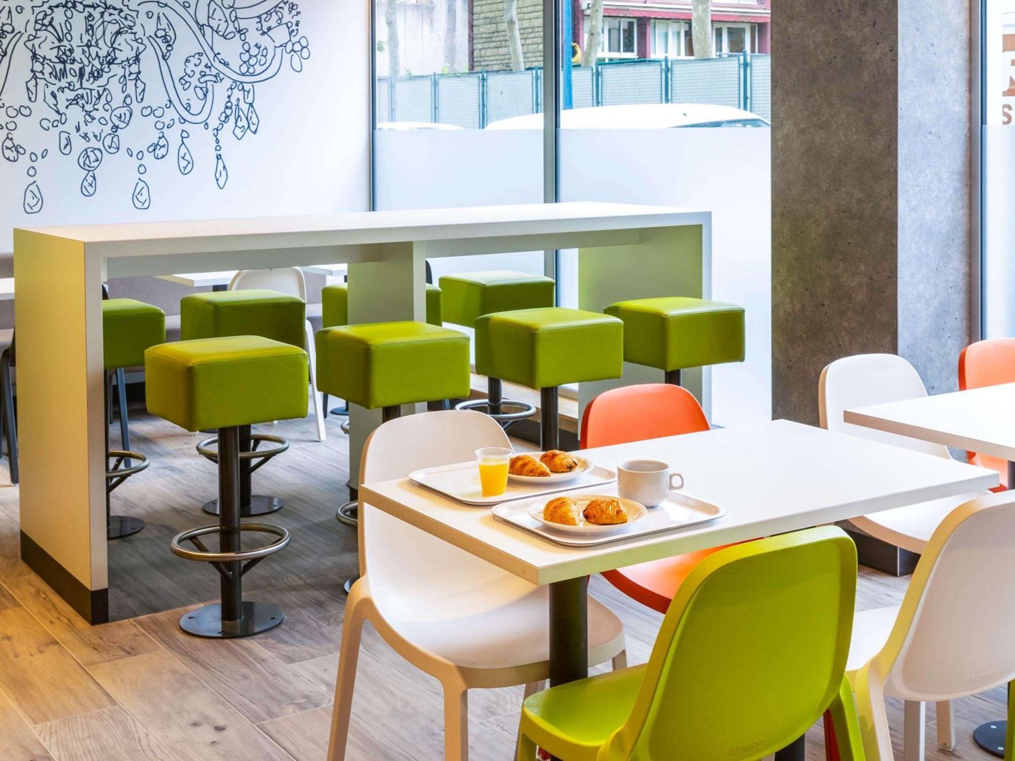 Ibis Budget Paris Clichy Mairie Exterior foto